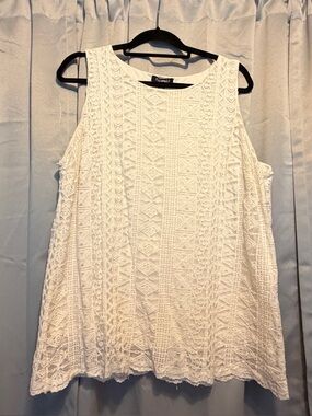 Roz & Ali White Sleeveless Lace Tunic Top